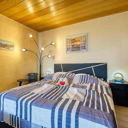 - Haus M, App 0m0706 *